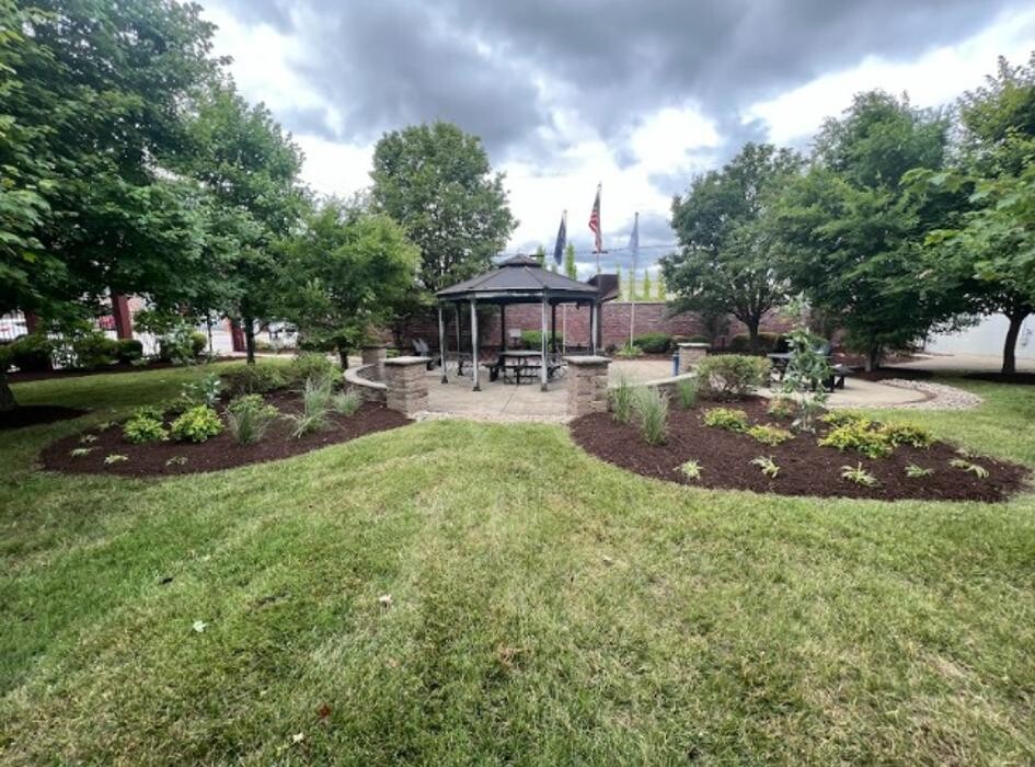 Images Lamb's Lawn Service & Landscaping LLC