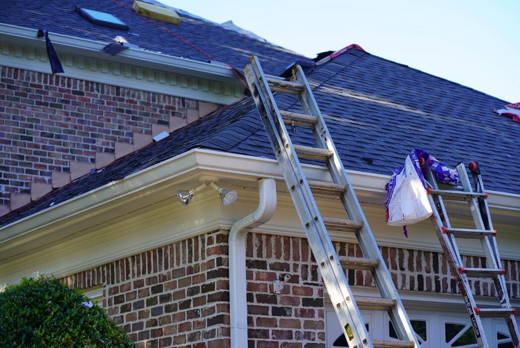 Images Pinnacle Exteriors, LLC.