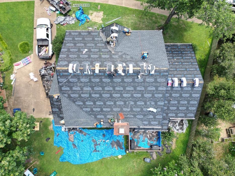 Images Pinnacle Exteriors, LLC.