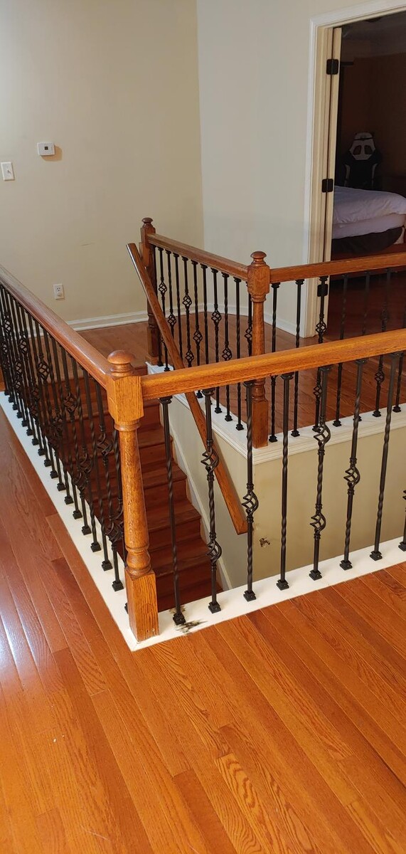 Images Universal Services LLC