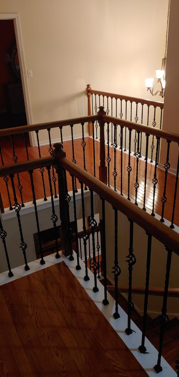 Images Universal Services LLC