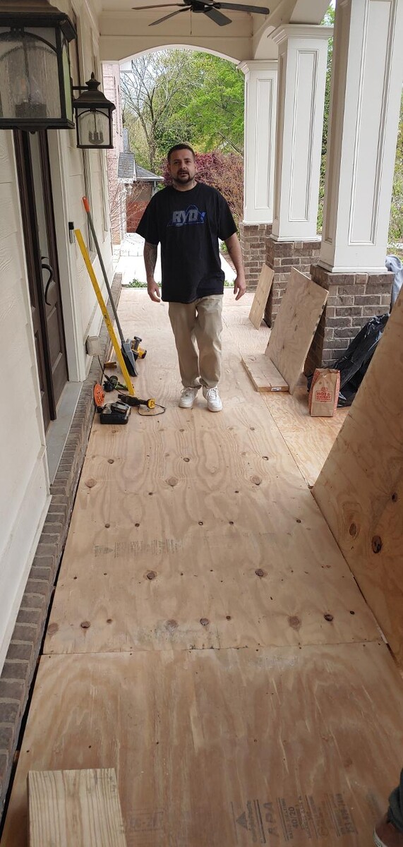 Images Universal Services LLC