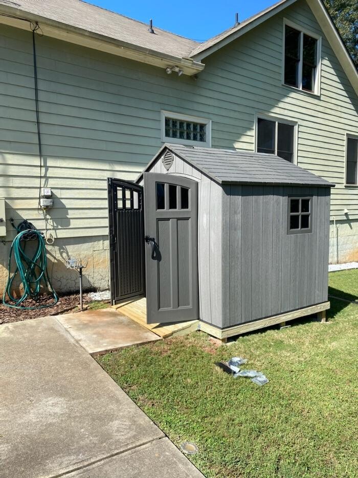 Images Universal Services LLC