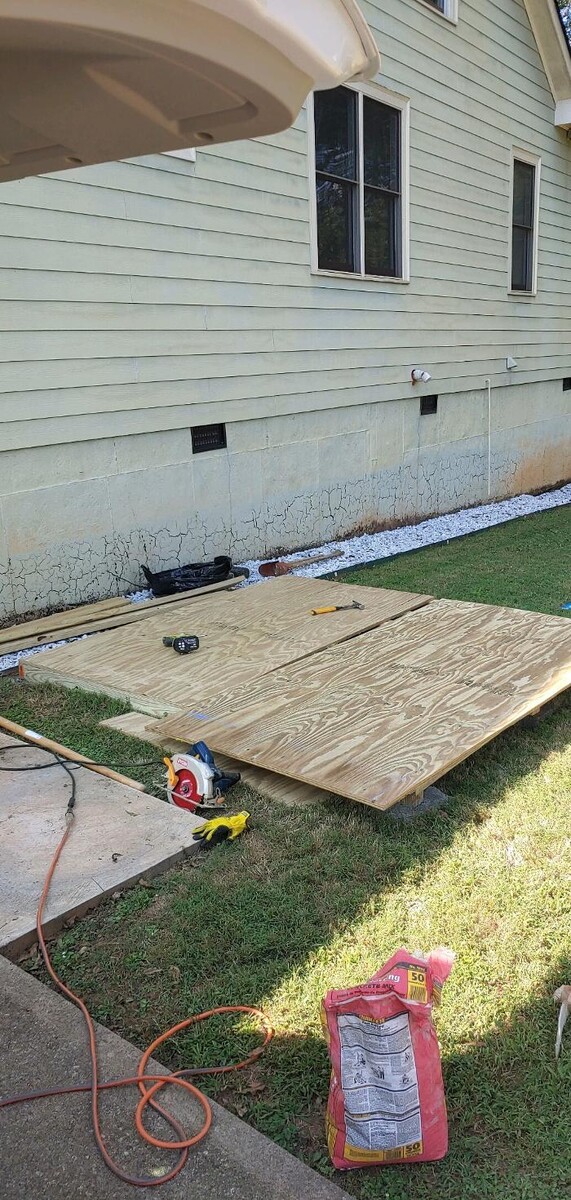 Images Universal Services LLC