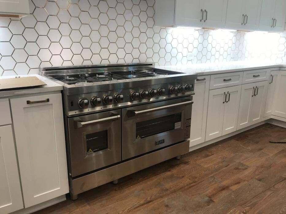 Images Universal Services LLC