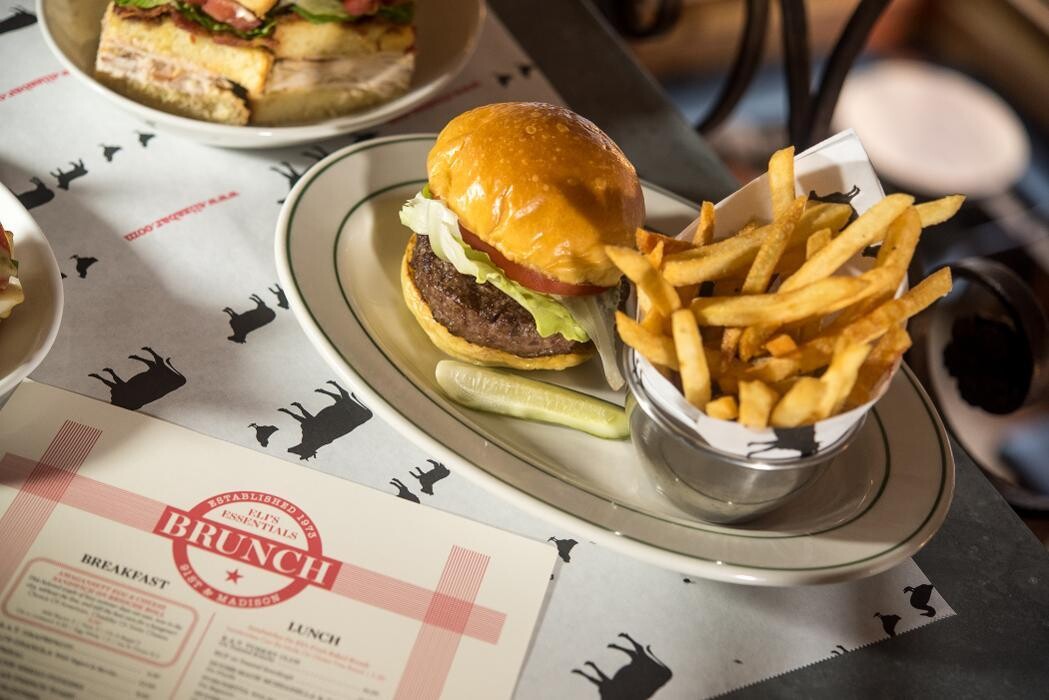 Images Eli's Essentials And Wine Bar