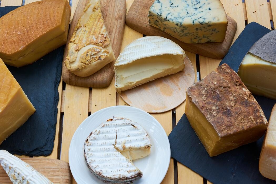 Images Eli's Essentials And Wine Bar