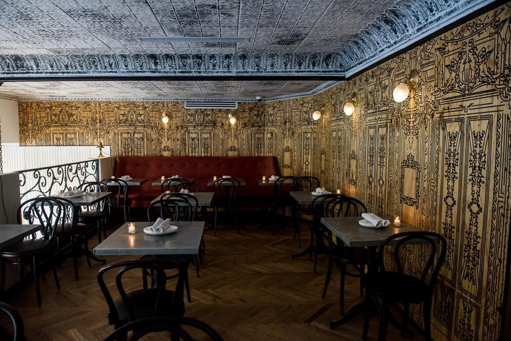 Images Eli's Essentials And Wine Bar