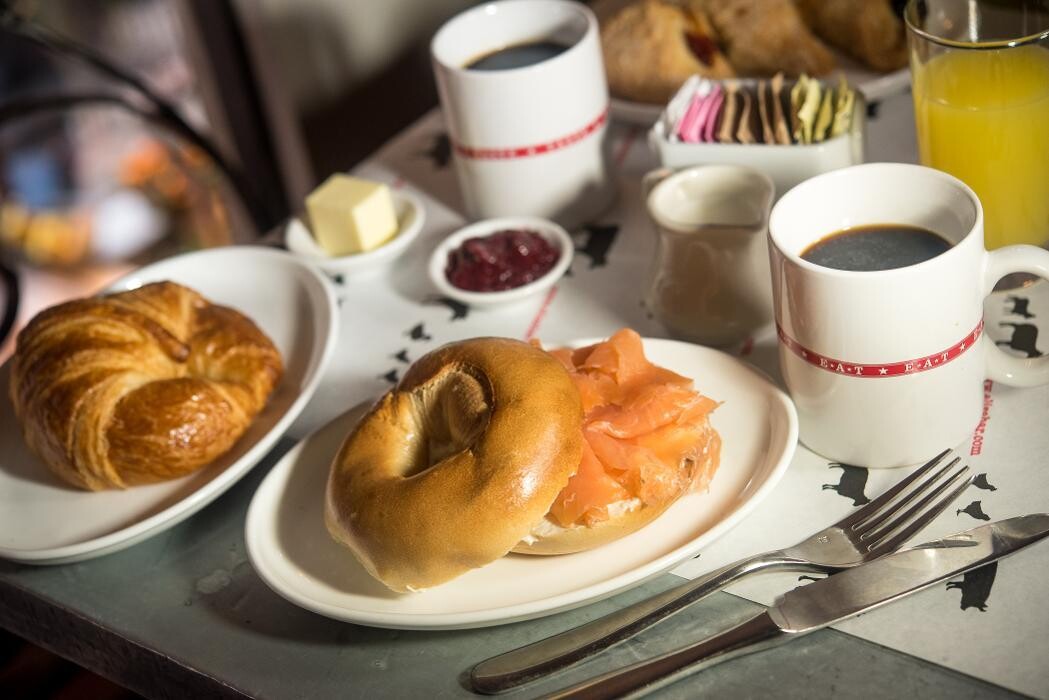 Images Eli's Essentials And Wine Bar