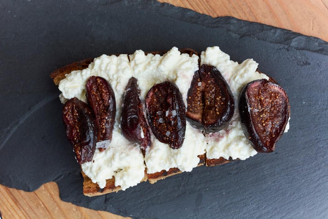 Images Eli's Essentials And Wine Bar