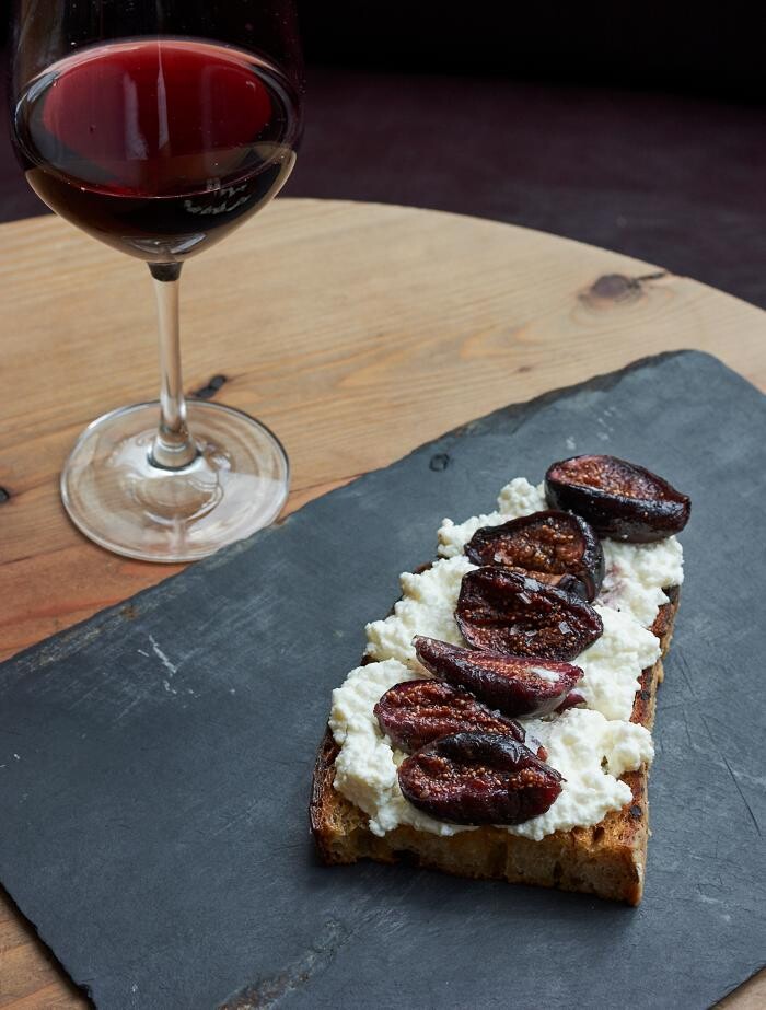 Images Eli's Essentials And Wine Bar