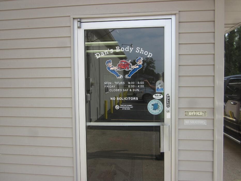 Images Dan's Body Shop