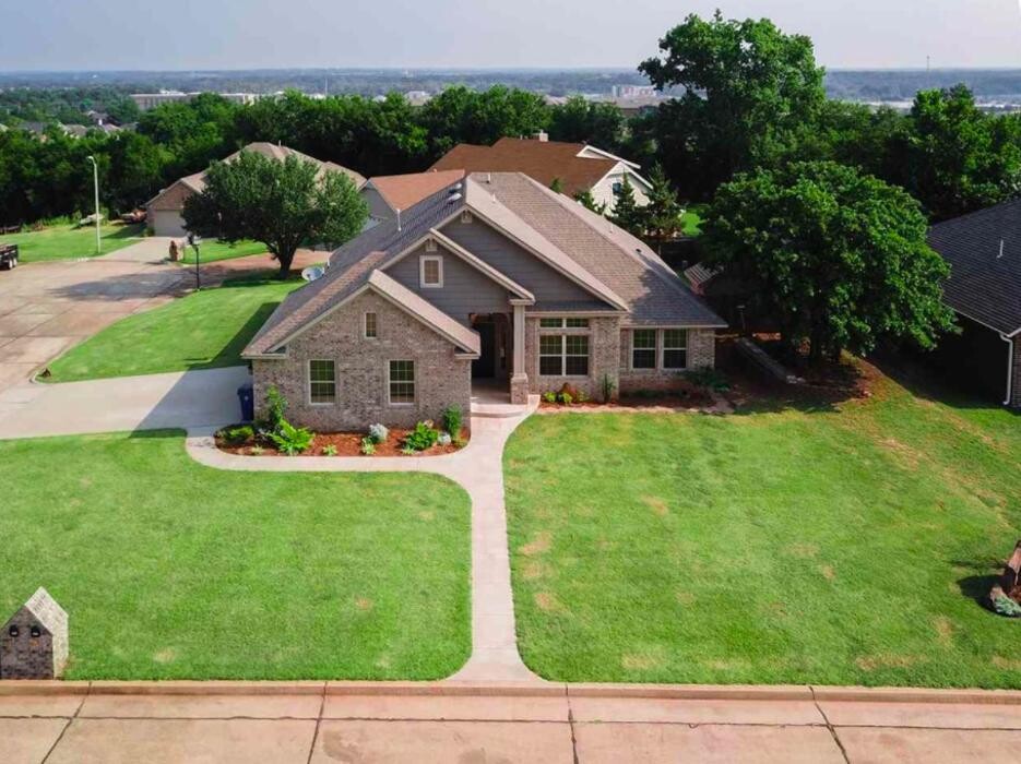 Images Real Estate Professionals: Dolores Lemon and Associates