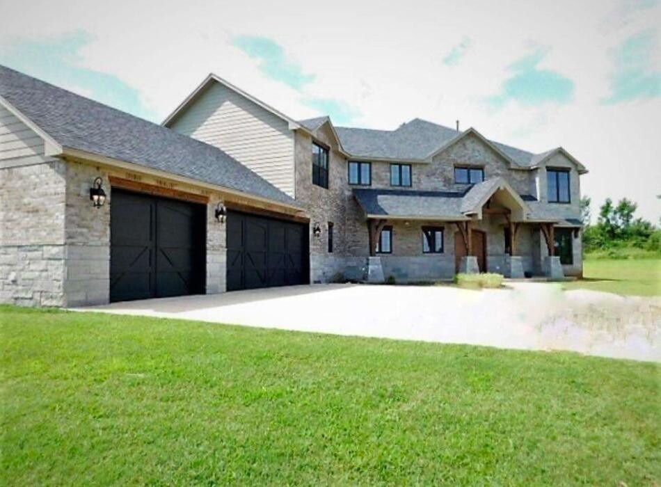 Images Real Estate Professionals: Dolores Lemon and Associates