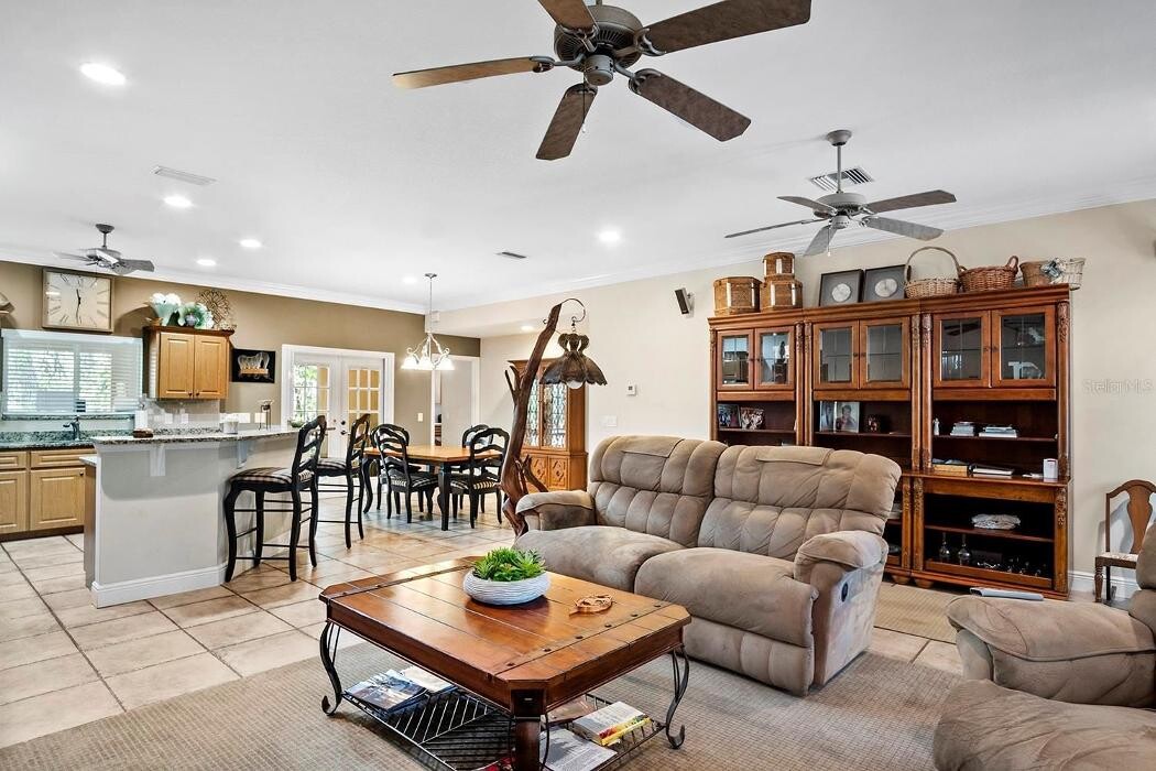 Images CENTURY 21 Alliance Realty