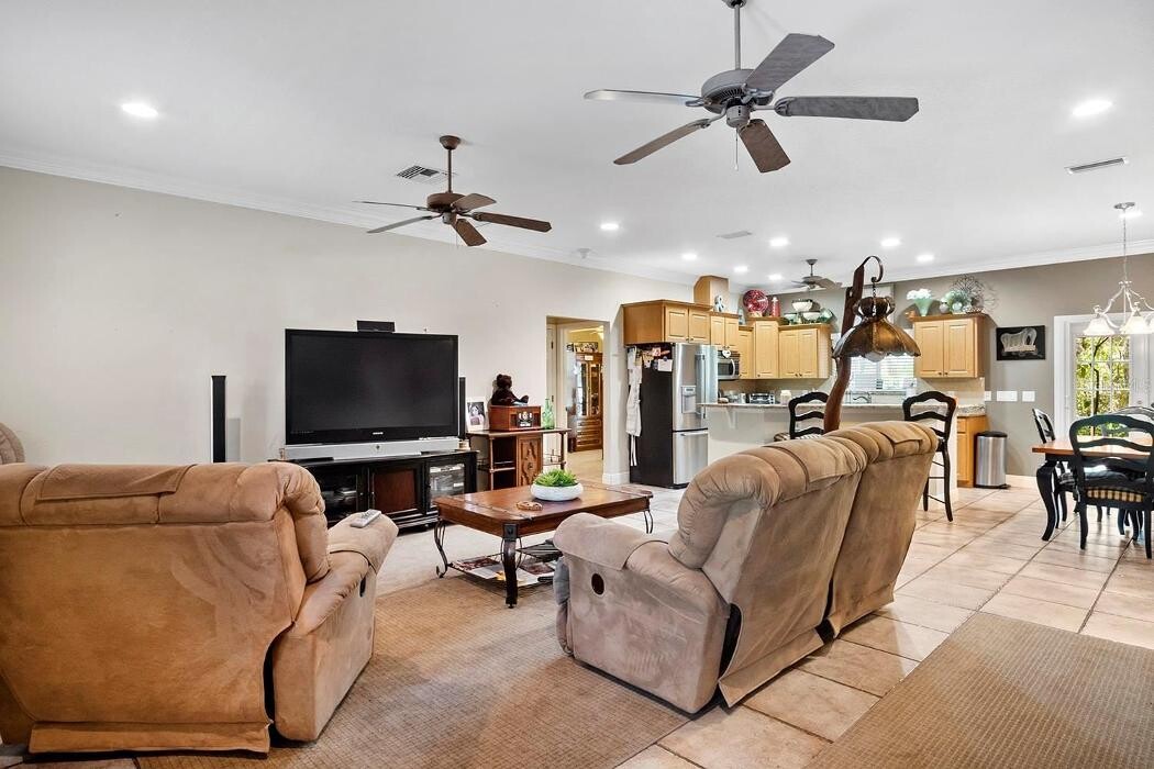 Images CENTURY 21 Alliance Realty