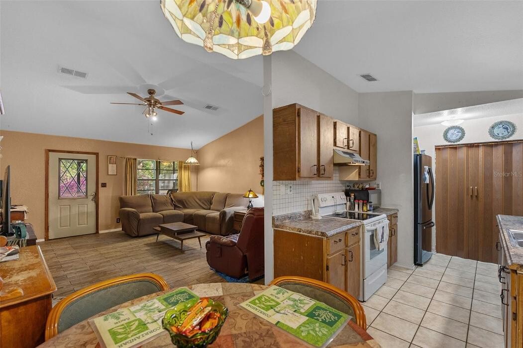 Images CENTURY 21 Alliance Realty