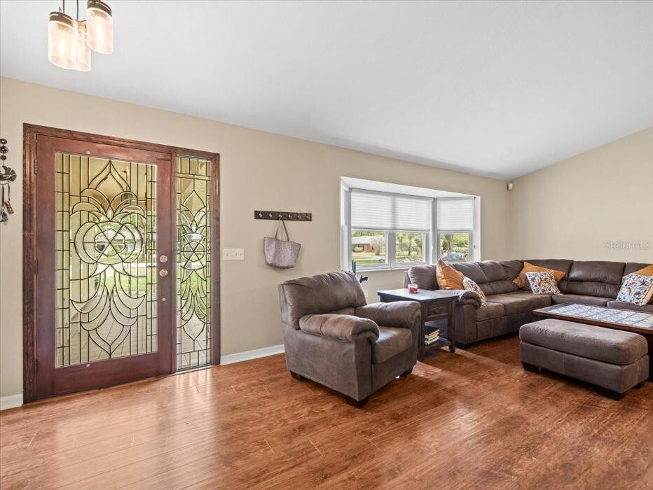 Images CENTURY 21 Alliance Realty