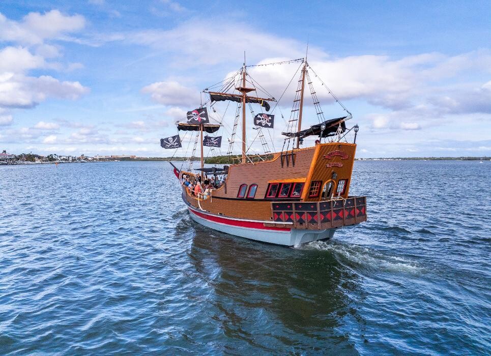 Images Royal Conquest Pirate Ship