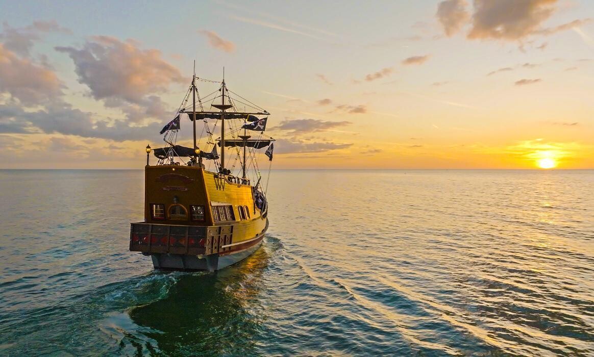 Images Royal Conquest Pirate Ship