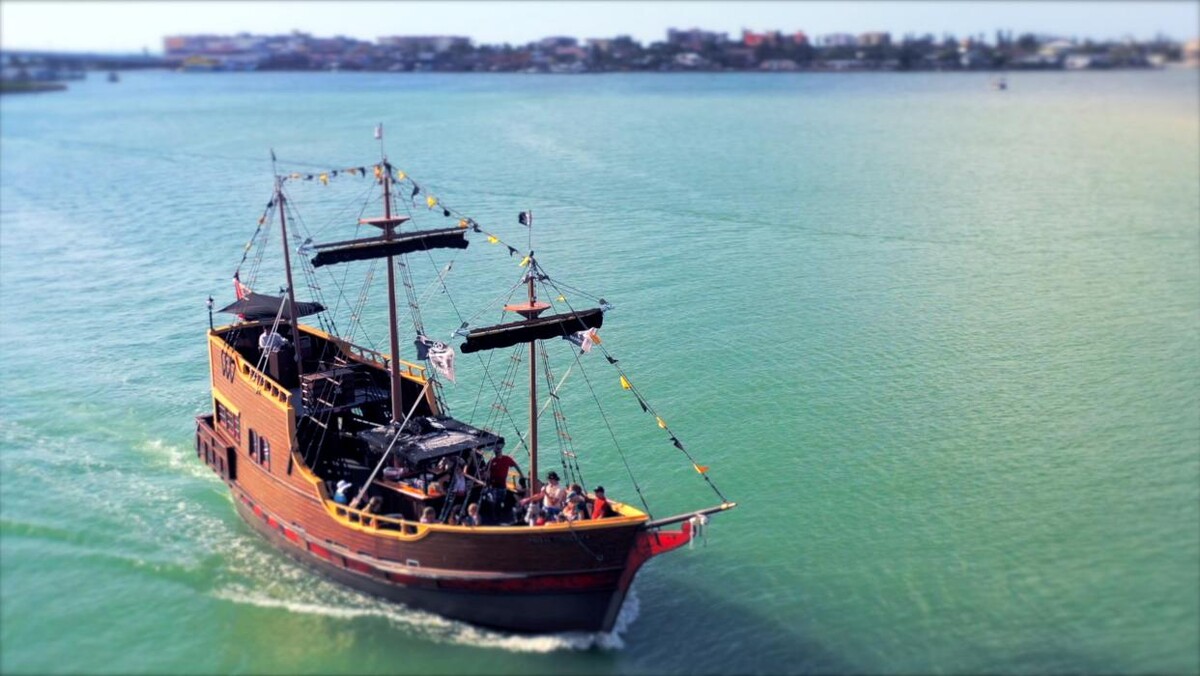 Images Royal Conquest Pirate Ship