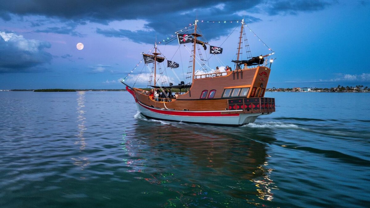 Images Royal Conquest Pirate Ship