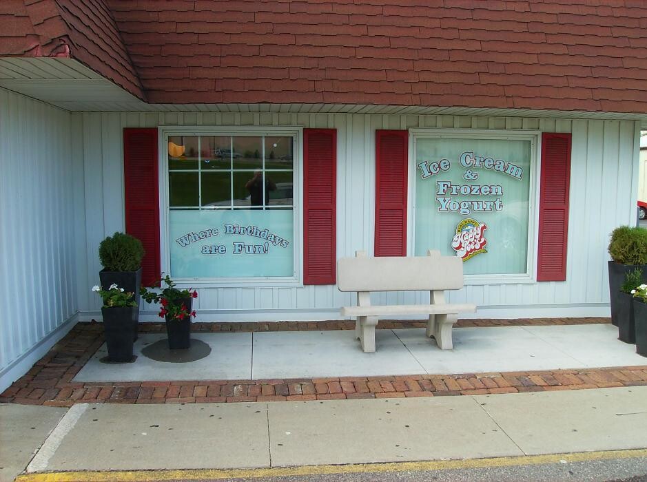 Images Happy Joe's Pizza & Ice Cream - Dubuque- Century Dr.