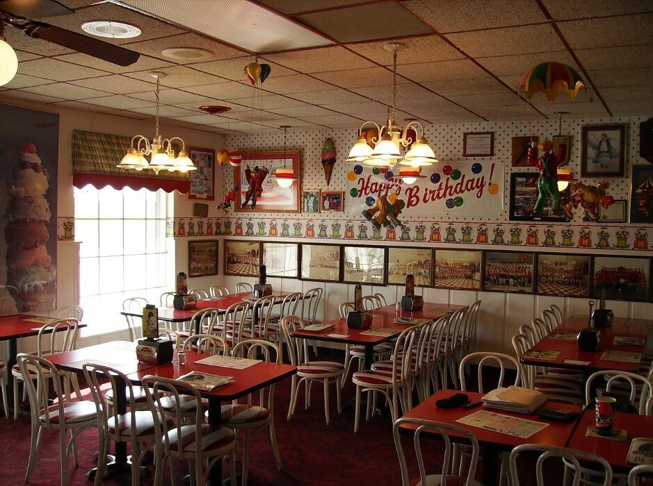 Images Happy Joe's Pizza & Ice Cream - Dubuque- Century Dr.