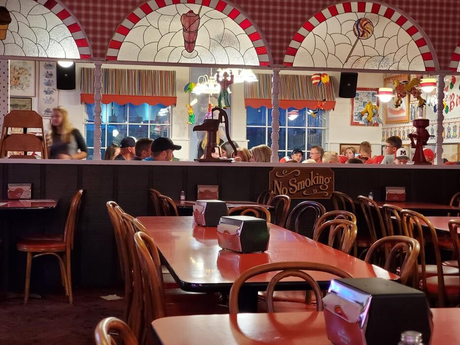 Images Happy Joe's Pizza & Ice Cream - Dubuque- Century Dr.