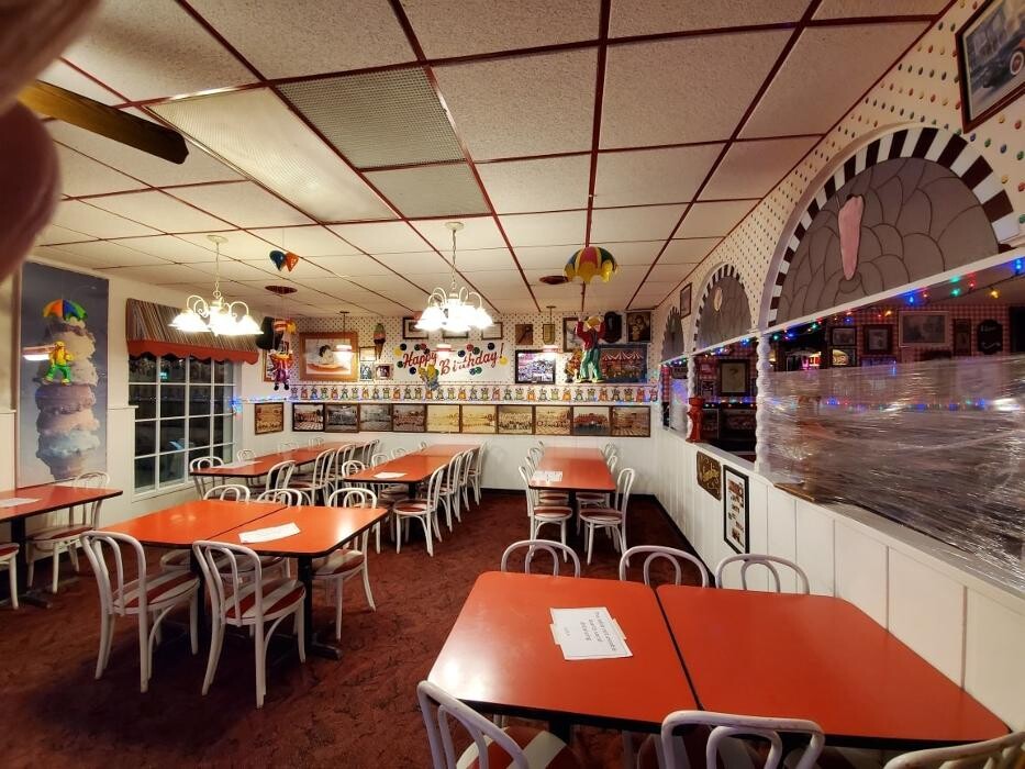 Images Happy Joe's Pizza & Ice Cream - Dubuque- Century Dr.