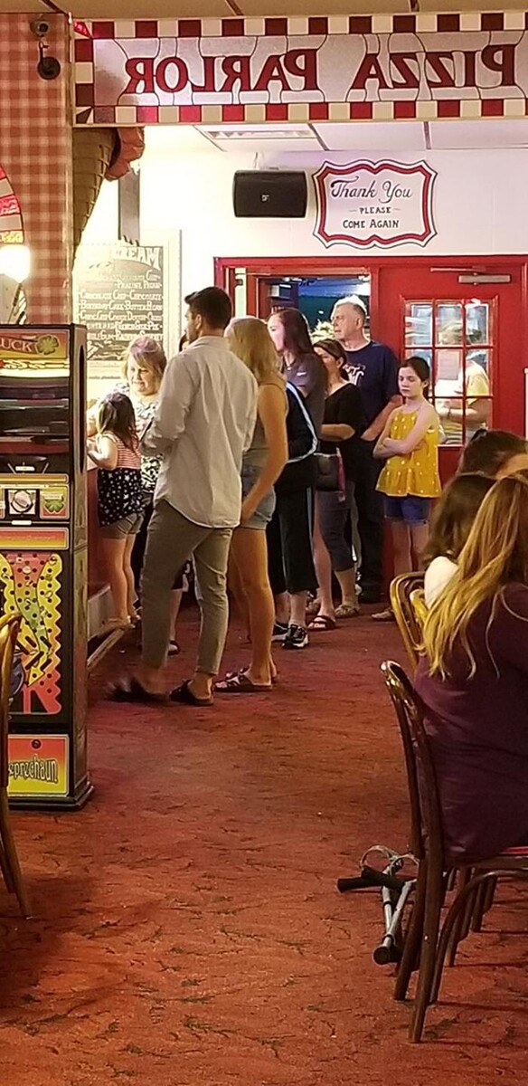 Images Happy Joe's Pizza & Ice Cream - Dubuque- Century Dr.