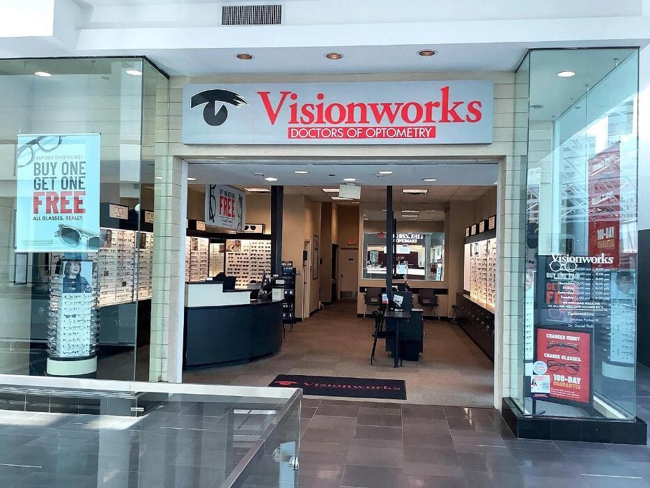 Images Visionworks Fashion Centre at Pentagon City Mall