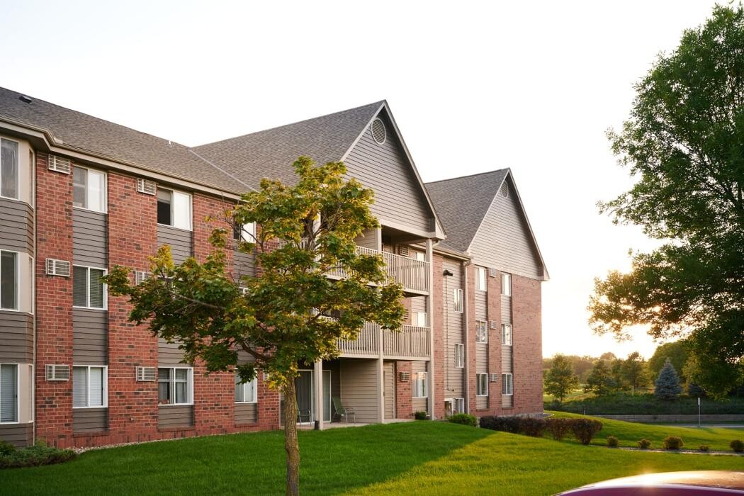 Images Valley Creek Apartments