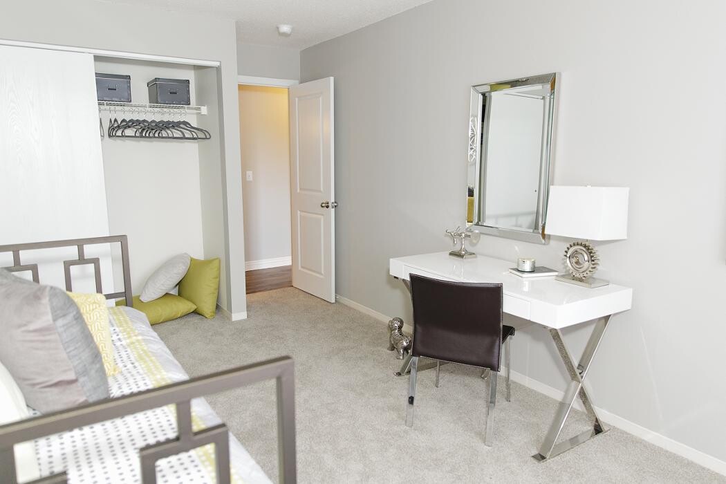 Images Valley Creek Apartments