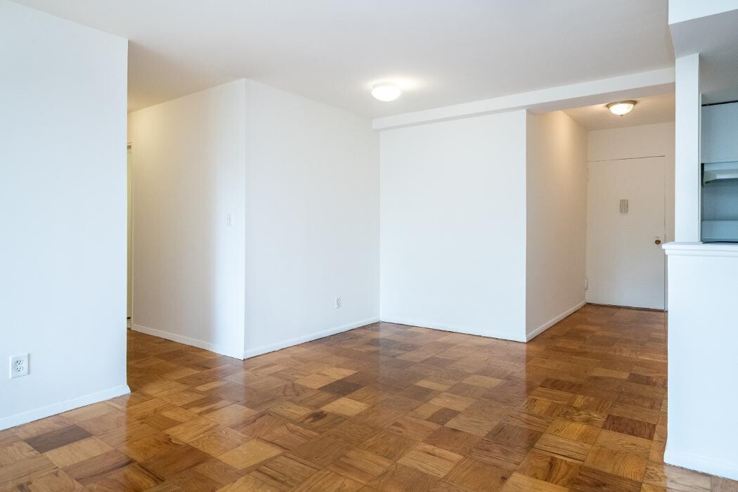 Images DeRosa Builders, Inc.