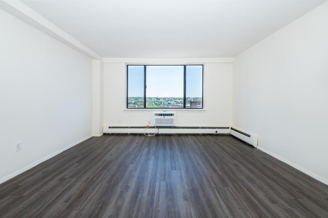 Images DeRosa Builders, Inc.