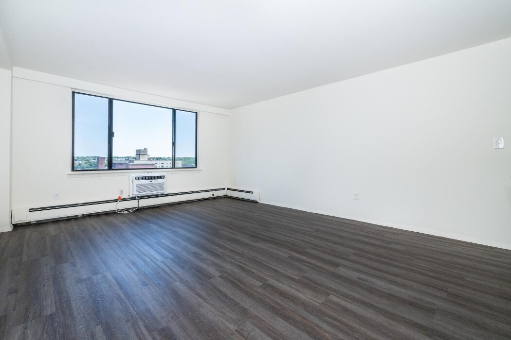Images DeRosa Builders, Inc.