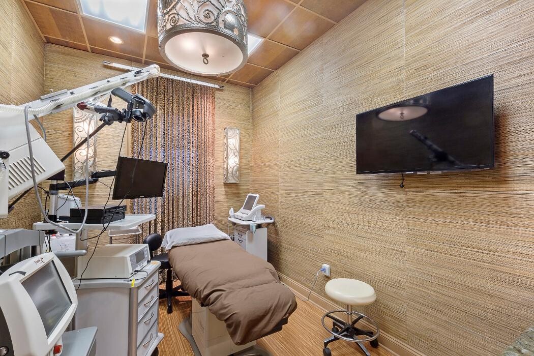 Images Reflections Center for Cosmetic Medicine