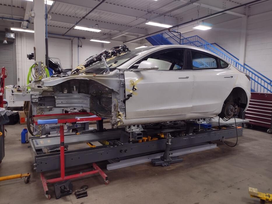 Images ULTIMATE COLLISION REPAIR, INC.