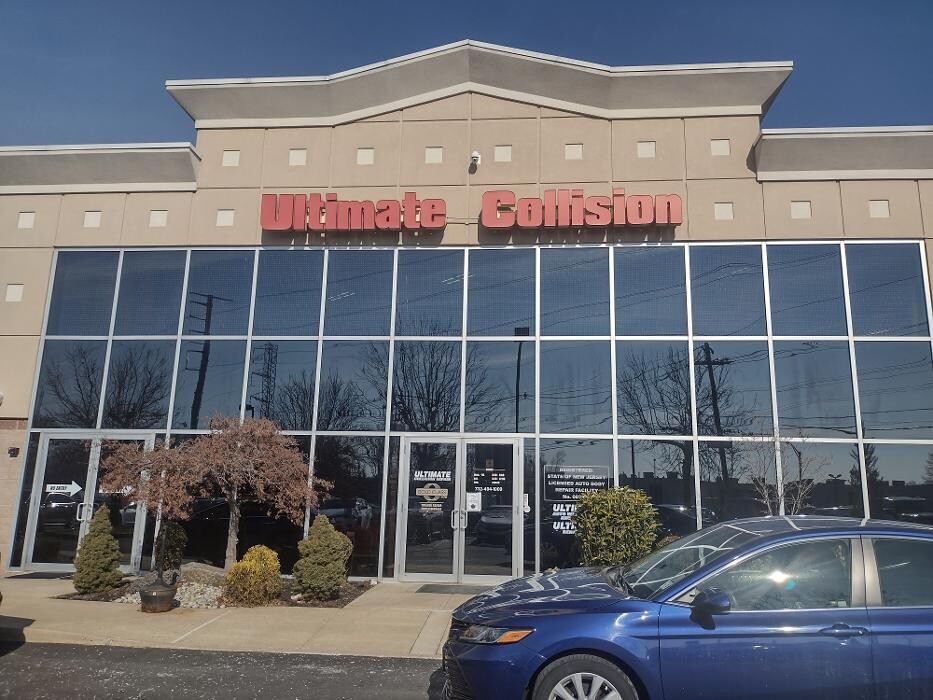 Images ULTIMATE COLLISION REPAIR, INC.
