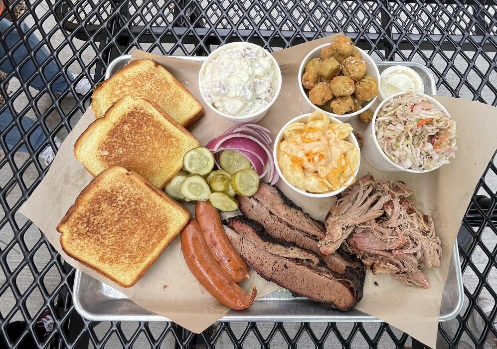 Images Goosetown Tavern BBQ