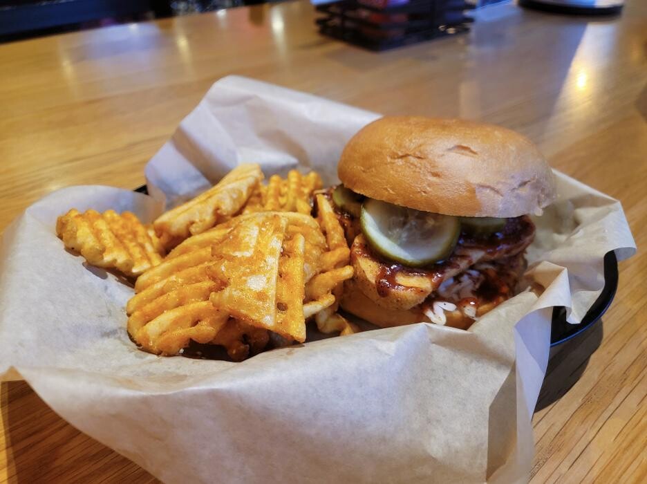 Images Goosetown Tavern BBQ