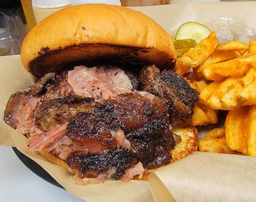 Images Goosetown Tavern BBQ