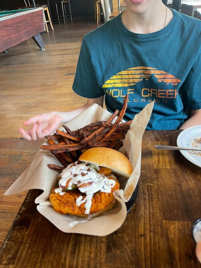 Images Goosetown Tavern BBQ