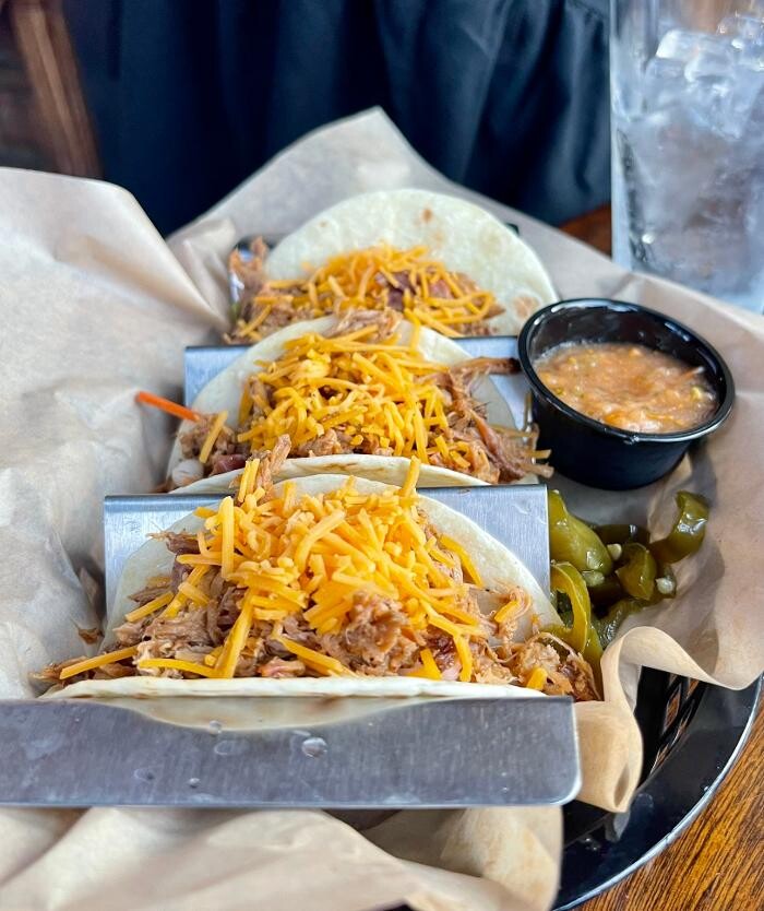 Images Goosetown Tavern BBQ