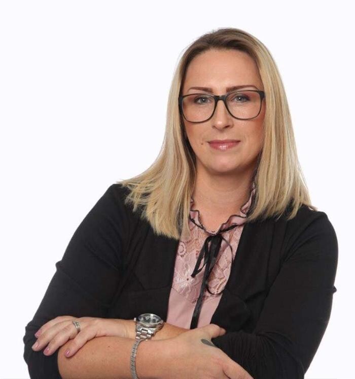 Images Sue Cruddas Real Estate Team