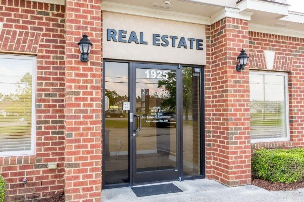 Images Sue Cruddas Real Estate Team