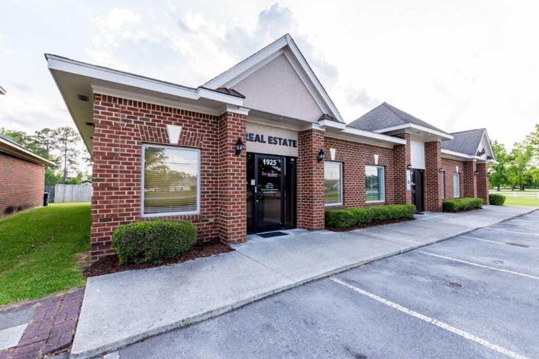 Images Sue Cruddas Real Estate Team