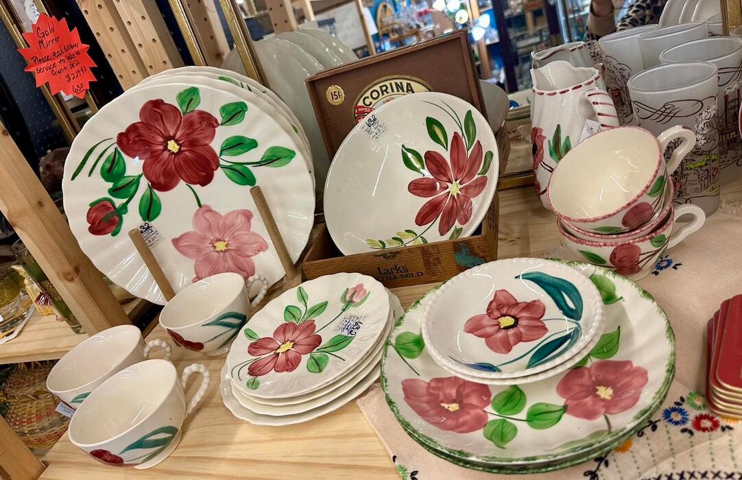 Images Antique Trove