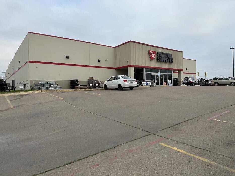 Images Tractor Supply Co.